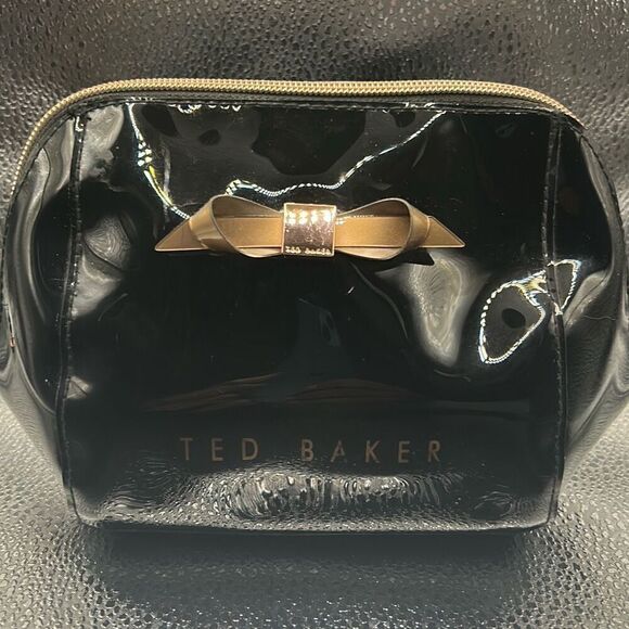 Ted Baker Bow Front Cosmetic Bag Black Patent Leather Rose Gold Hardware Travel - Picture 1 of 15